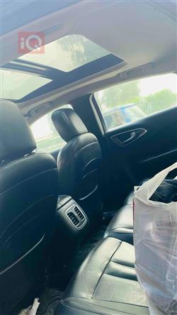 Chrysler 200